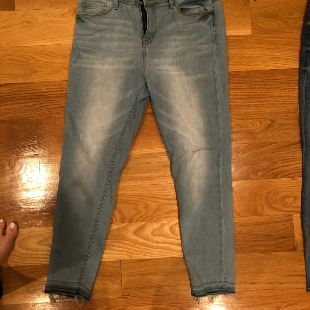jeans frayed leg